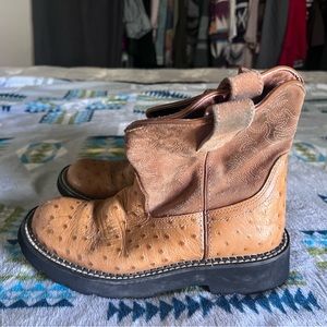 Very loved Ariat Fatbaby’s